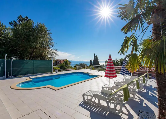 Amazing In With House Sea View *