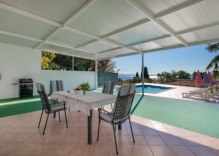 Amazing In With House Sea View Ika